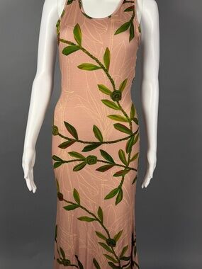 LEX BREEZY: Sleeveless Maxi Dress in Blush Pink with Green Vine Print